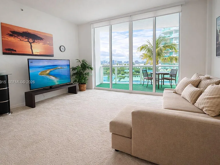 7900 Harbor Island Dr #706 — Photo 8