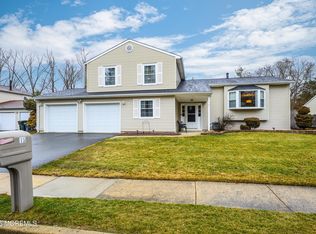 15 Hearth Court, Howell, NJ 07731