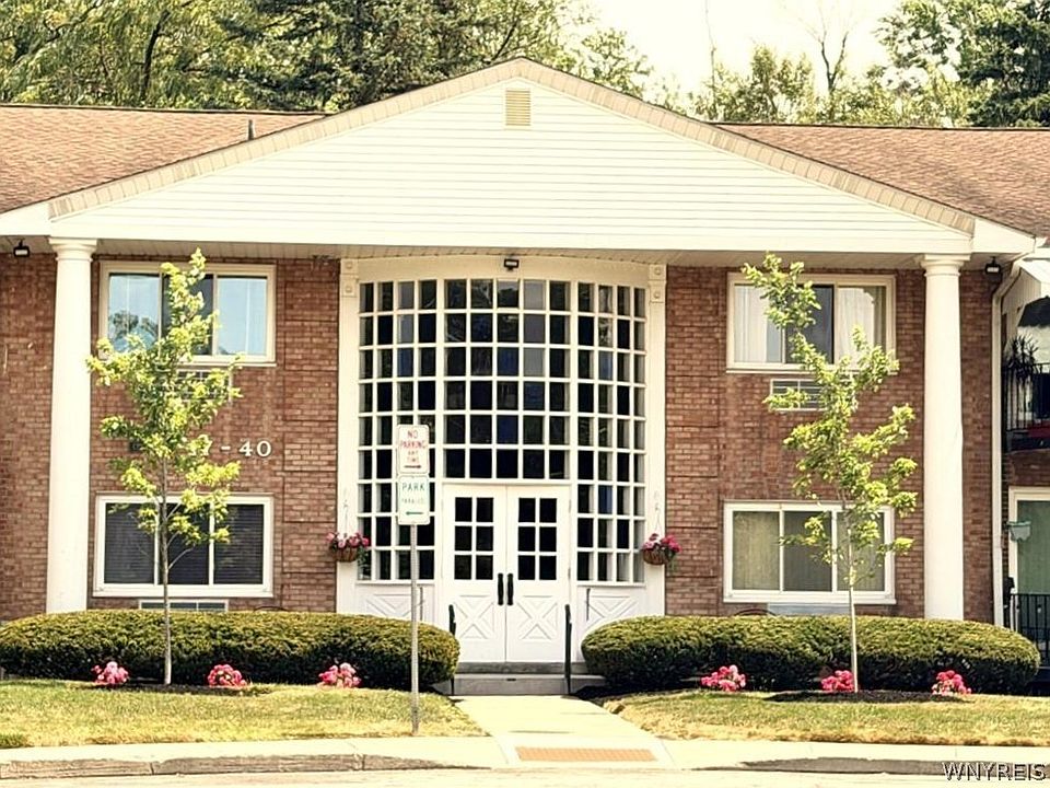 1st image of 24 Park Lane Ct