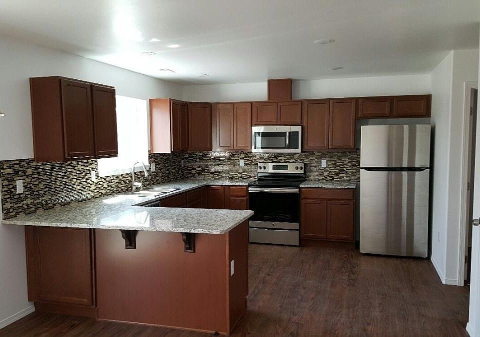2nd image of 1702 W Lee St APT B