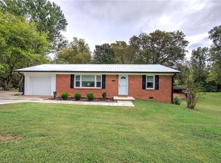 203 Burton Dr, Calhoun, GA 30701