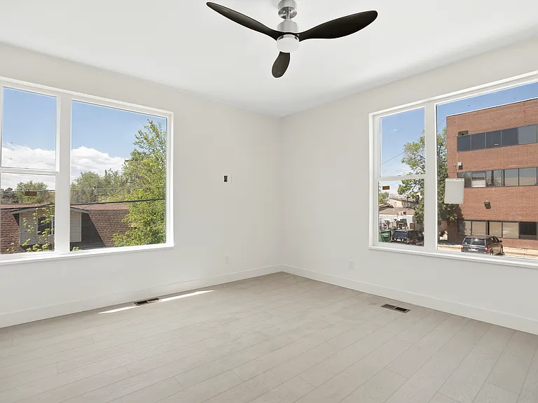 W 37th Ave — Photo 17
