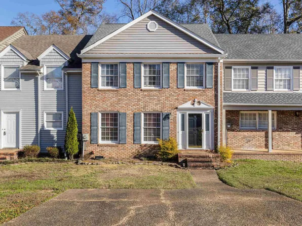 753 Cahaba Manor Trl, Pelham, AL 35124