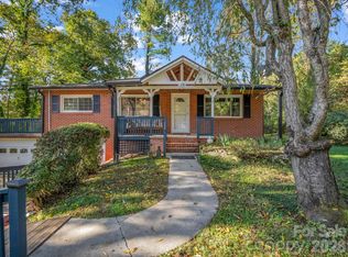 88 Lake Rugby Dr, Hendersonville, NC 28791