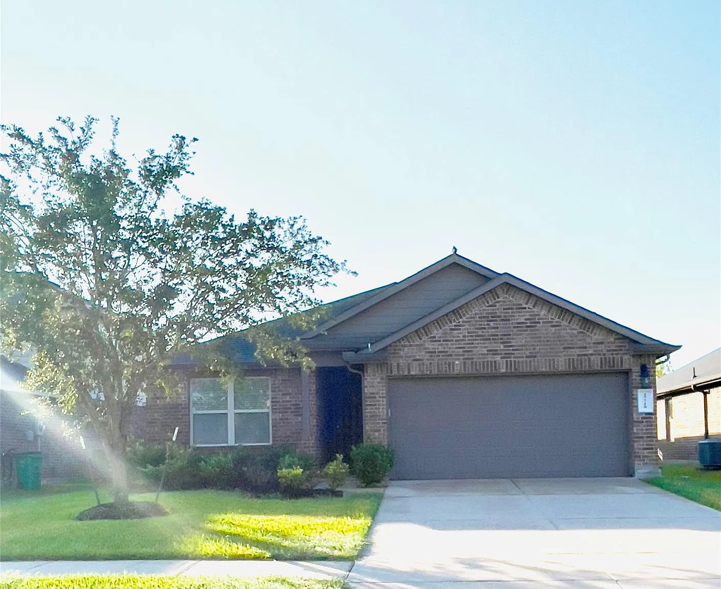 3 bed, 2.0 bath, 1469 sqft, $2,000 — Photo 1