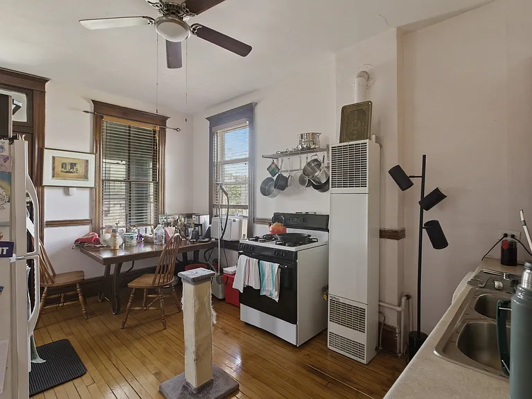 2159 N Bell Ave #3F — Photo 4