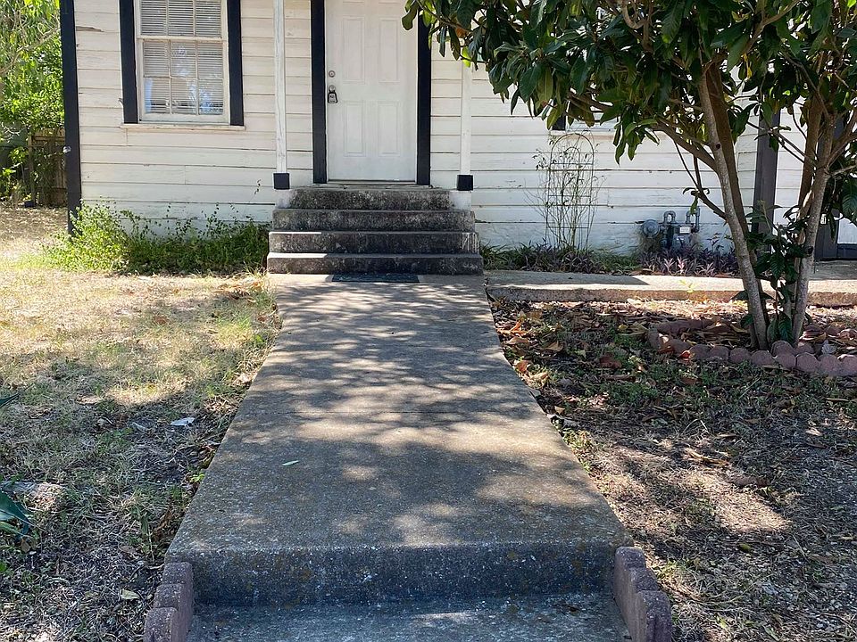 1st image of 340 Bois Darc St