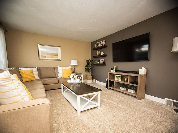 4th image of 11357 Seminole Dr