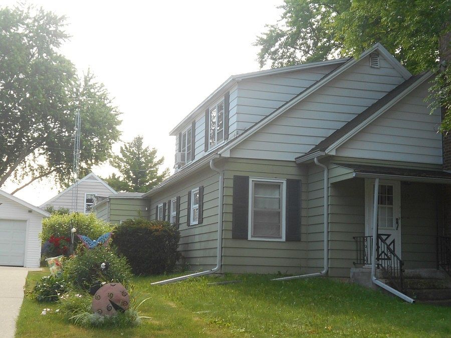 2nd image of 135 Roedl Ct