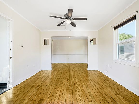 2nd image of 3906 Pauger St #3906