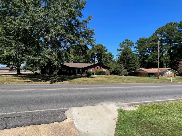 1320 E University St, Magnolia, AR 71753