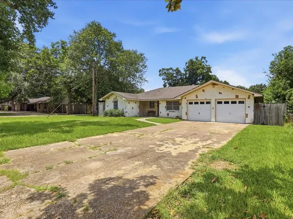 8830 Blaylock Ln, Beaumont, TX 77707