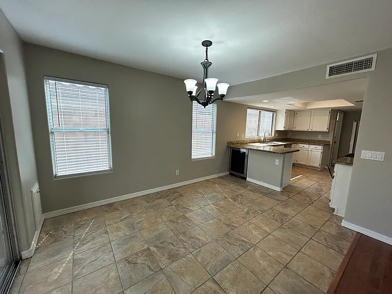 4132 E Anderson Dr — Photo 8