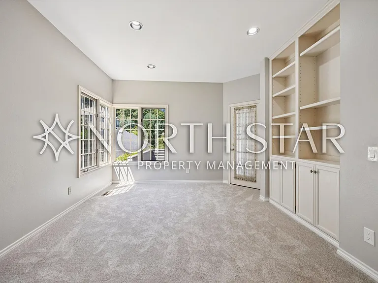 2055 Ridge Pointe Dr — Photo 31