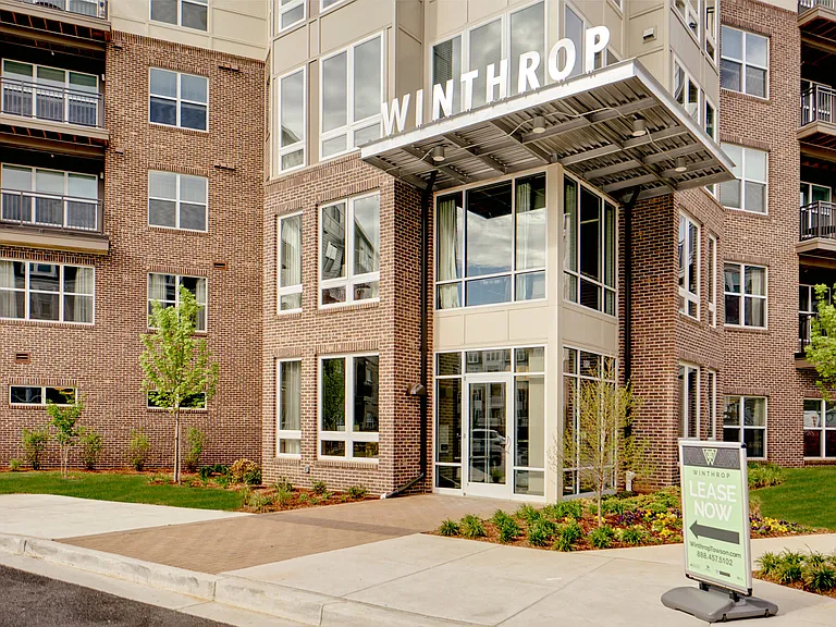 Winthrop — Photo 23