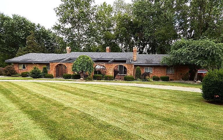 1st image of 2304 Middlecroft Dr