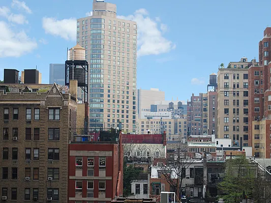 Sold by Sotheby's International Realty | media 15