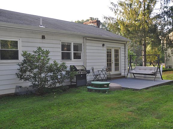 3rd image of 189 Wood Dale Dr