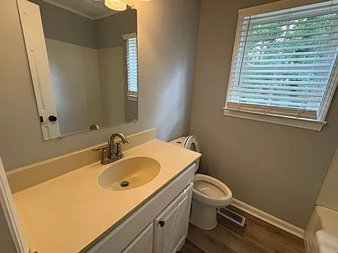 2 bed, 1.0 bath, 882 sqft, $1,095 — Photo 4