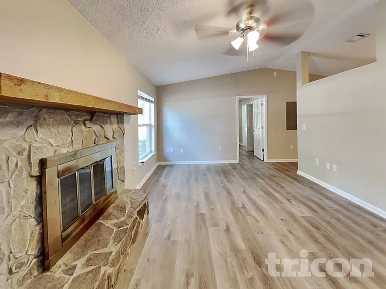 1809 Avon St — Photo 2