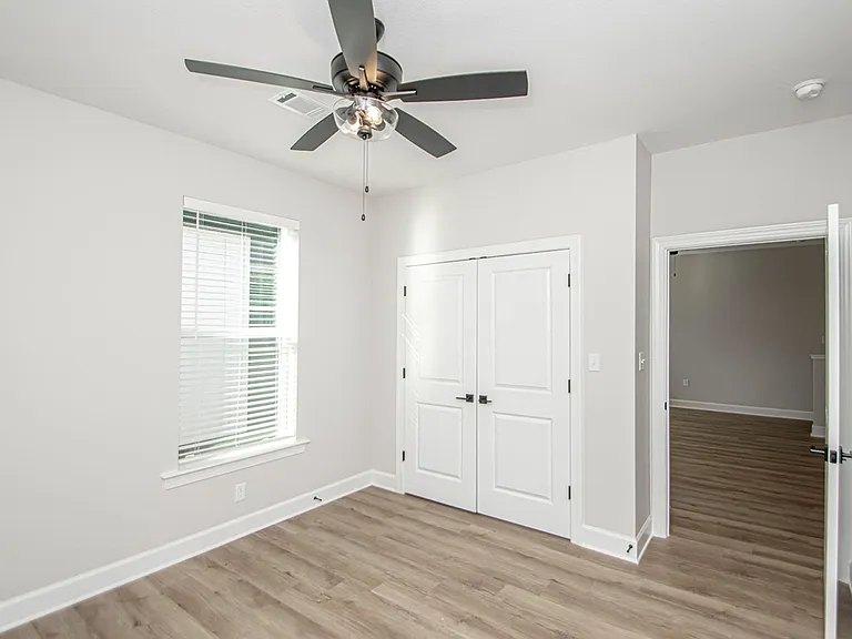 1220 W 4th St — Photo 21