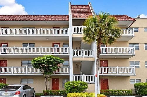 1st image of 3531 Inverrary Dr APT 306