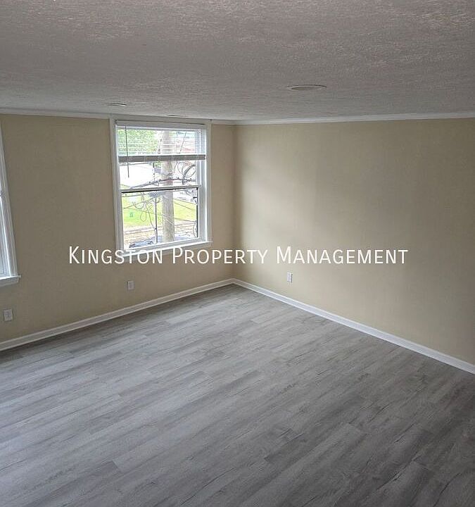 1st image of 126 E Main St #1