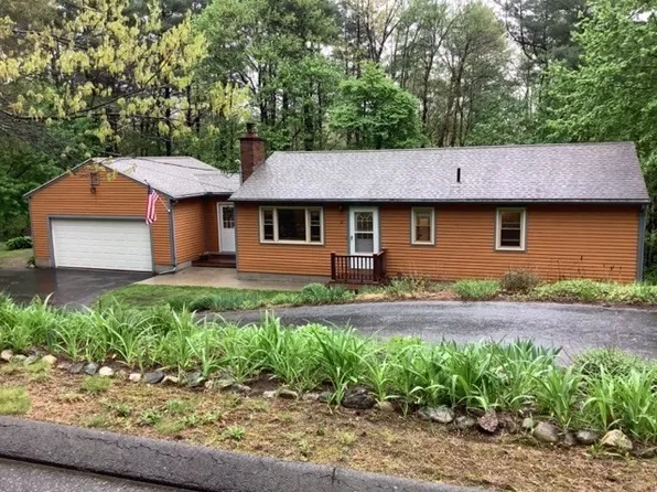 12 Old Farm Rd, Belchertown, MA 01007