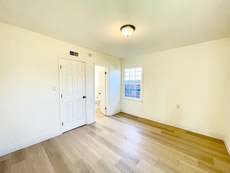 13708 Purche Ave — Photo 17