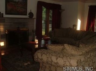 412 Ridgemont Rd, Collinsville, IL 62234