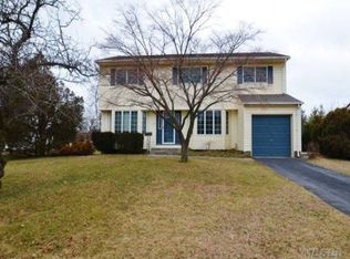 39 Walter Ct, Commack, NY 11725