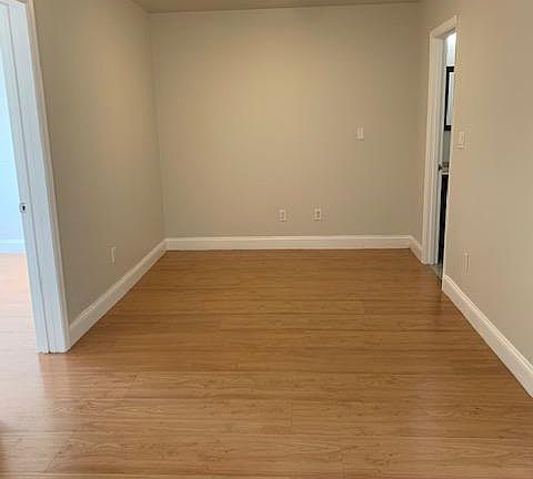 3rd image of 127 Lee Ave
