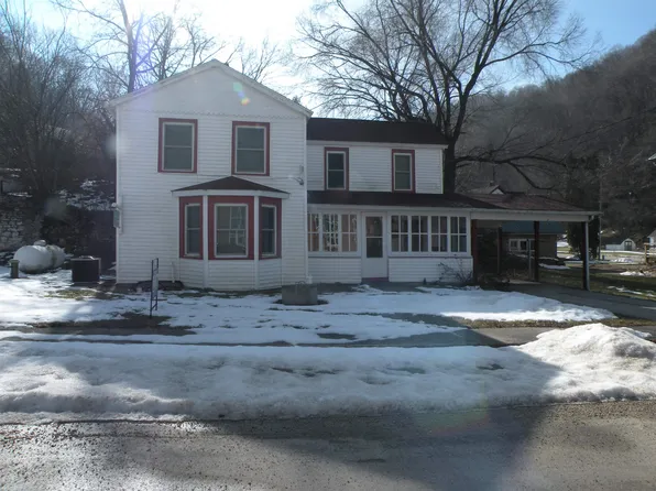 13163 Rock School Rd, Glen Haven, WI 53810