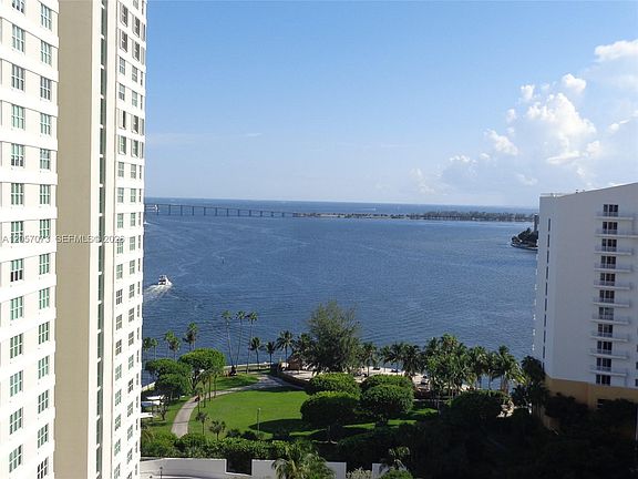 3rd image of 770 Claughton Island Dr APT 2010