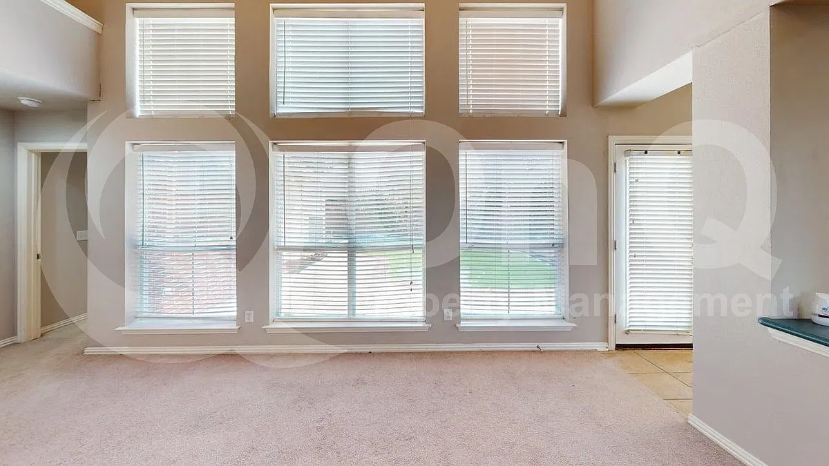 4 bed, 3.0 bath, 2882 sqft, $2,799 — Photo 4