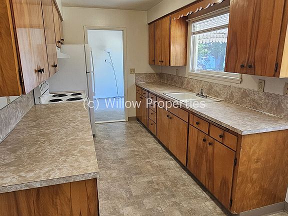 5th image of 6010 99th St SW