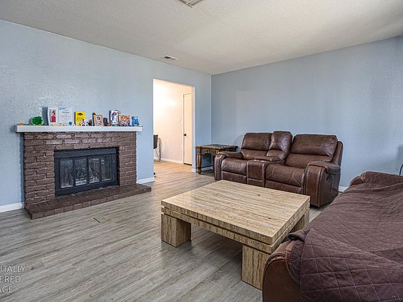 3rd image of 2640 52nd Ave