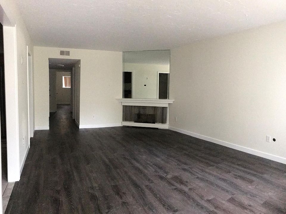 1st image of 134 E Palmdale Ave