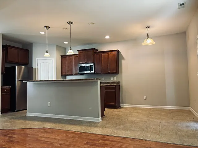 4499 Middletown Dr — Photo 12
