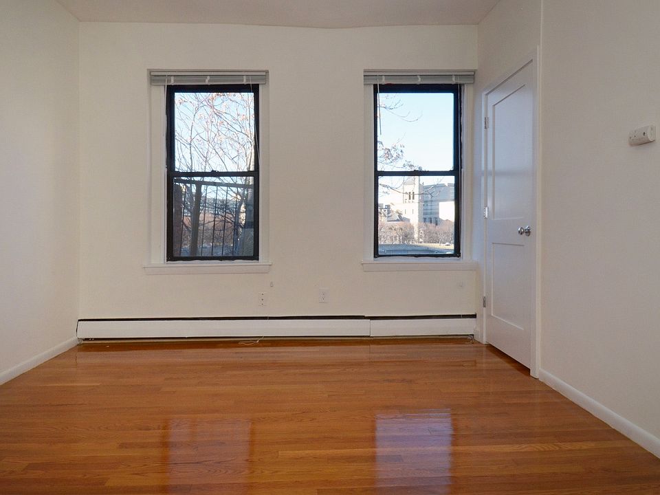 2nd image of 169 Saint Botolph St APT 10