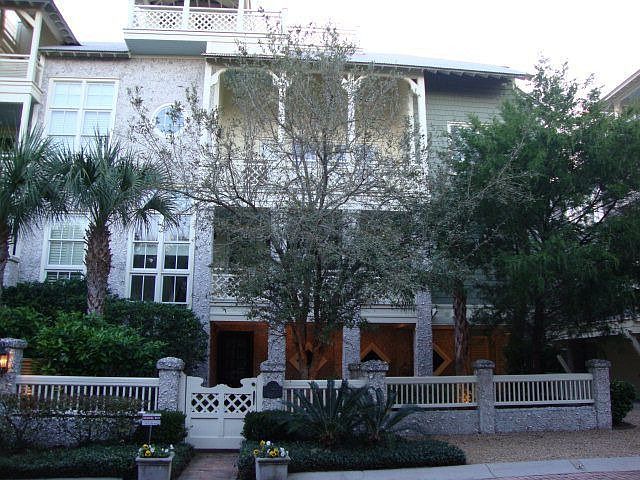 1st image of 27 Sea Oats Ln