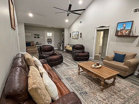 5th image of 22205 Jones Ln