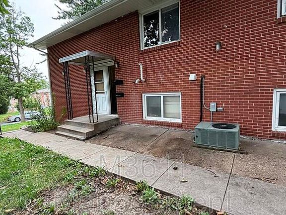 3rd image of 4616 Stockwell St