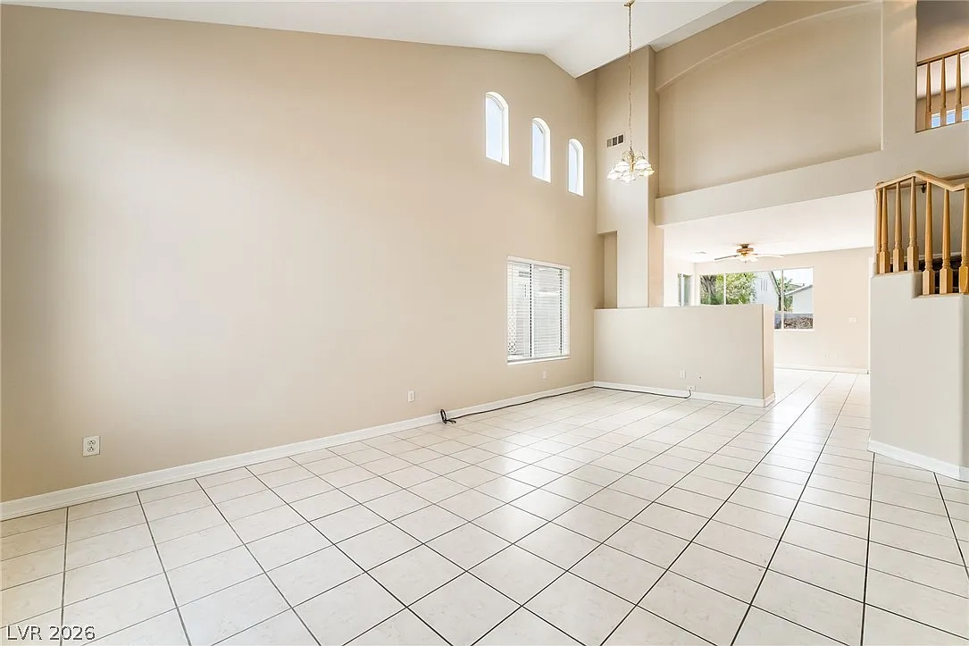 4 bed, 2.5 bath, 2067 sqft, $2,500 — Photo 3