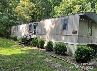 424 Sleepy Hollow Ln, Hendersonville, NC 28792