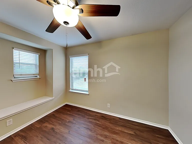 8905 Norwich Castle Dr — Photo 17