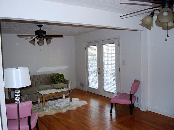 4th image of 3041 Sprucewood Dr