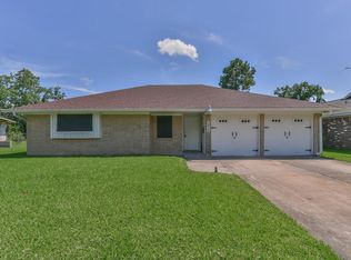 1213 E Dartmouth Ln, Deer Park, TX 77536