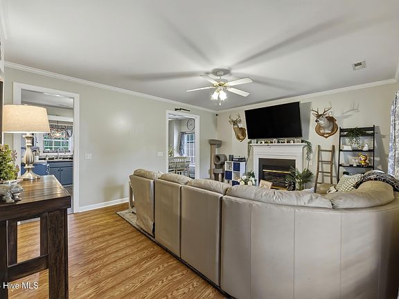 4th image of 304 Sandy Knob Lane