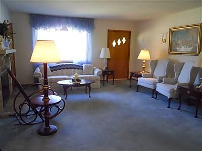 4th image of 1018 Chateau Dr